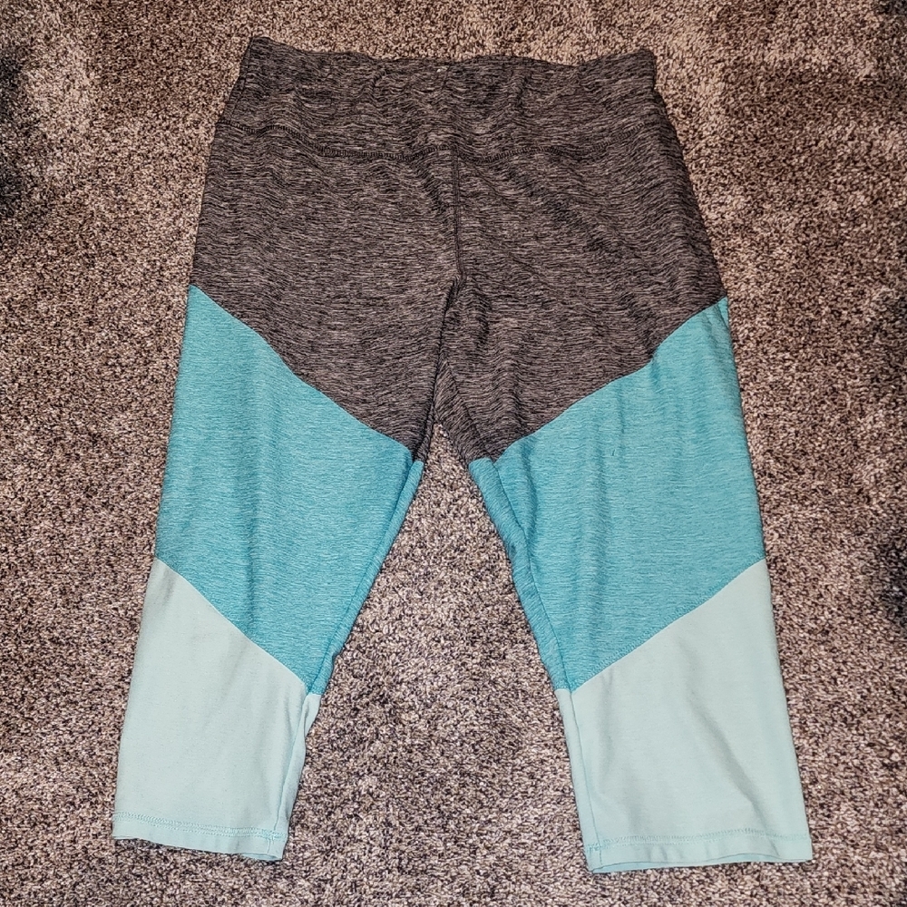 Athletic Works Gray and Blue Capri Pants